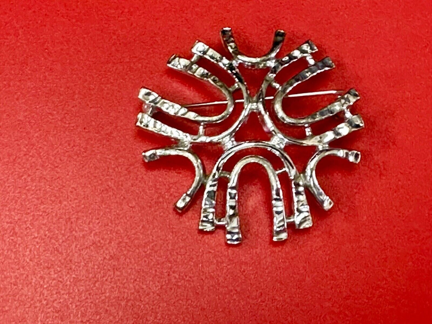 unique see through Sarah Coventry signed silver tone brooch pin