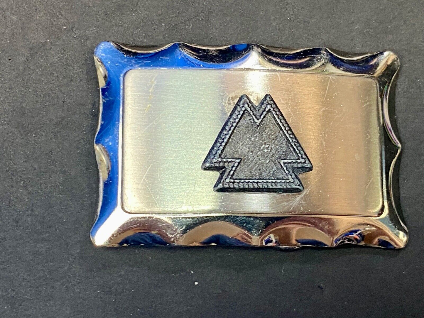 Two arrow symbol vintage western belt buckle 