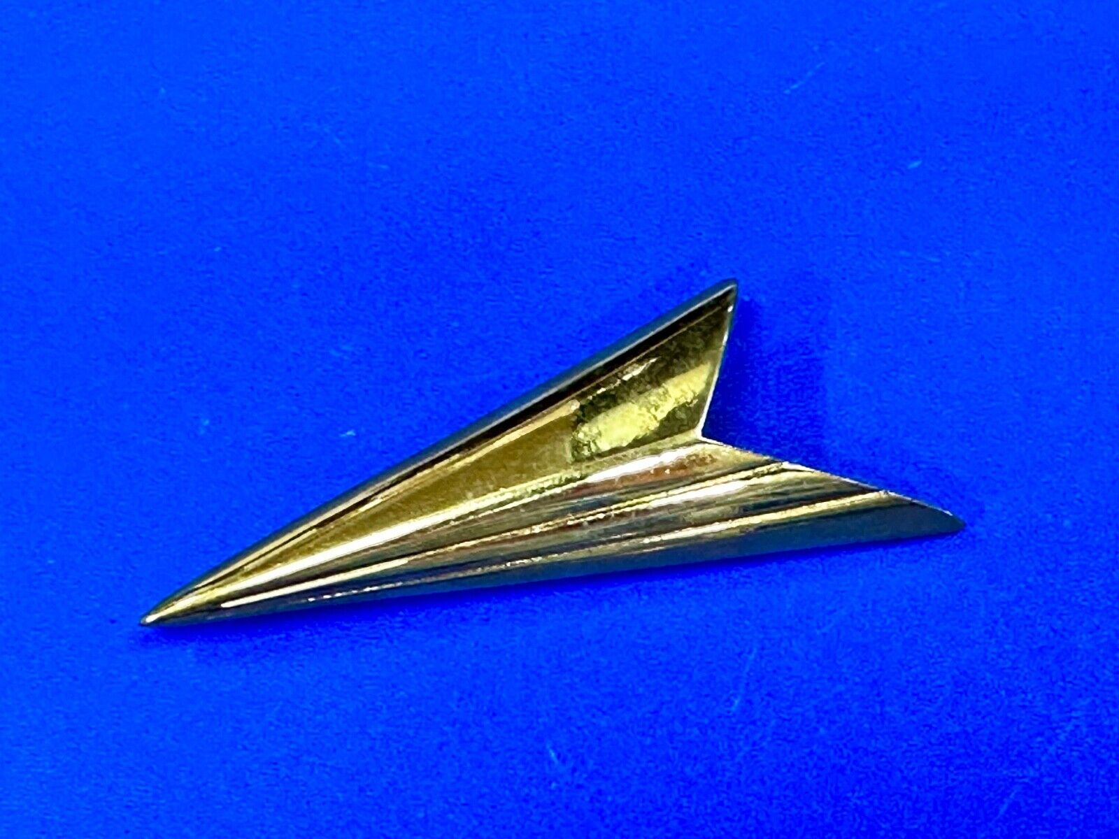 Art Deco Style 3" wide Arrow Napier signed vintage gold tone brooch pin