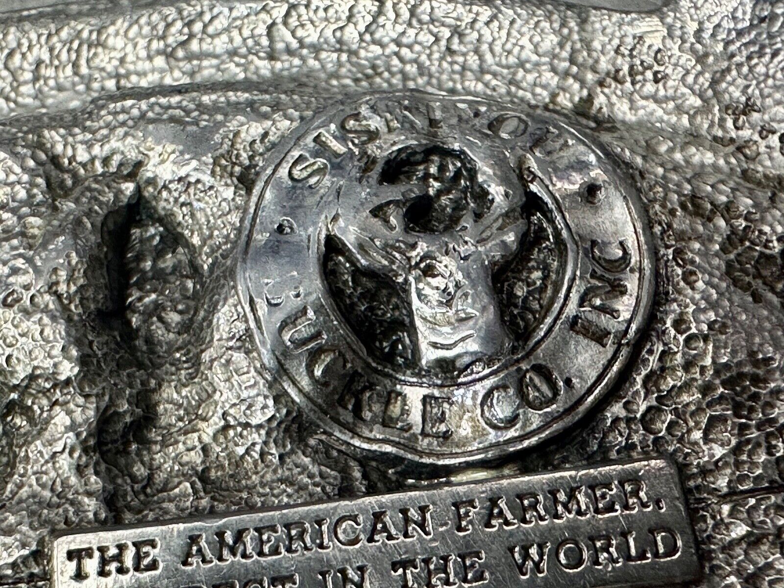 The American Farmer - Best in the World  Im proud to be a farmer Vtg belt buckle