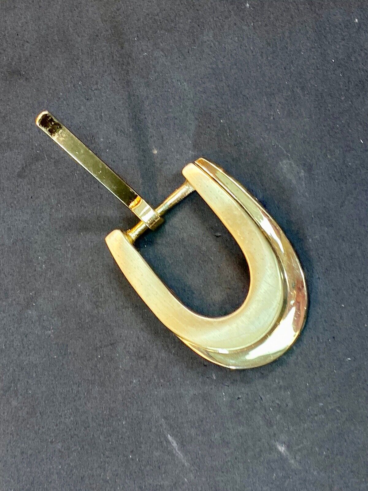 Vintage liz Claiborne stamped gold tone  belt buckle