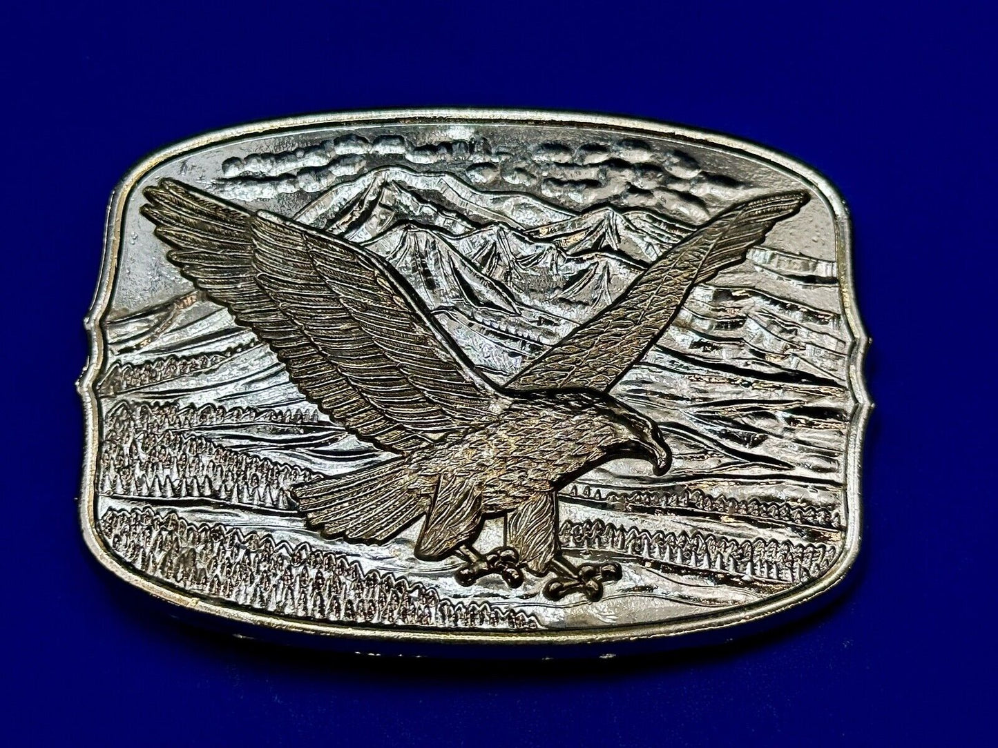 Patriotic American Eagle Hunting Diving Flying Vintage belt buckle