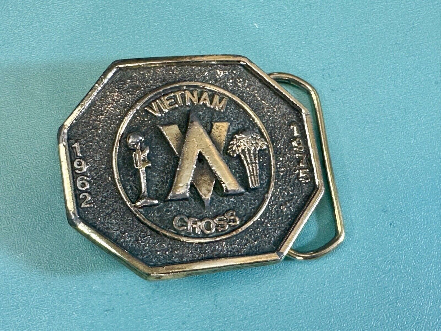 Vietnam Cross of Gallantry award 1962 - 1975 The Great American belt buckle Co