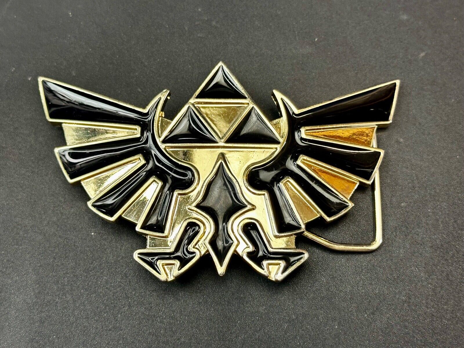 The Legend Of Zelda Black Golden Crest Triforce Nintendo 2012 Belt Buckle Hylian