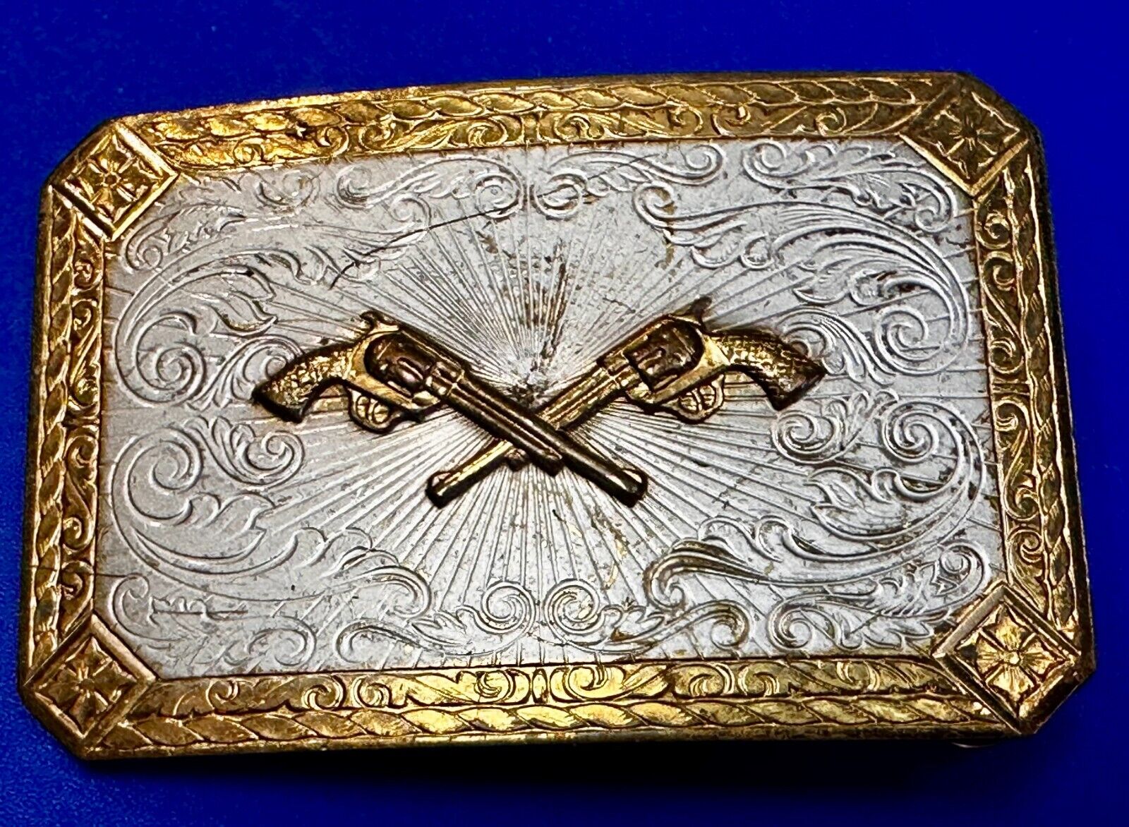Twin Revolver Pistol Guns Two Tone Western Cowboy Vintage Belt Buckle