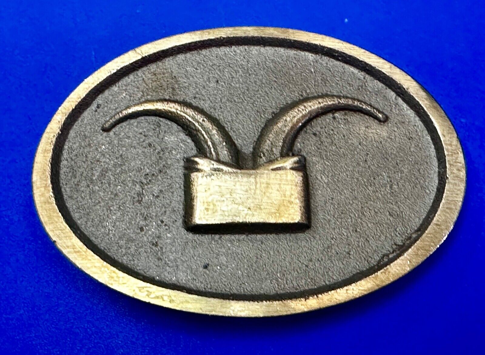 Abstract Ram Horn Ranch Symbol Vintage Western Oval Belt Buckle