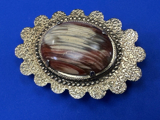Beautiful Agate cabochon Red cab stone centerpiece on western belt buckle
