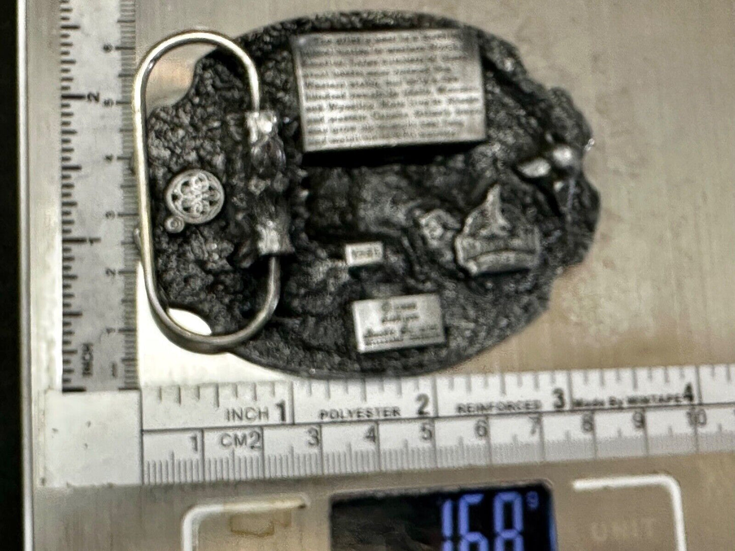 Alaska Bear drinking from stream Vintage 1986 Siskiyou V-55 Belt Buckle