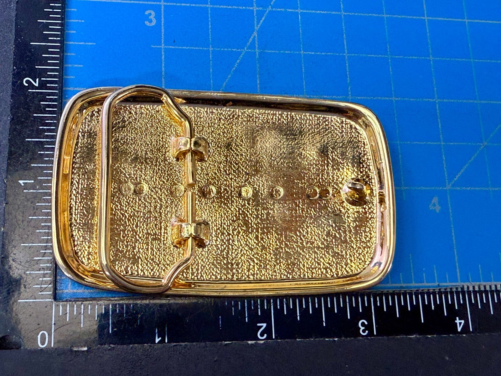 Basket Weave Mesh Pattern on Gold Color Western Style Belt Buckle