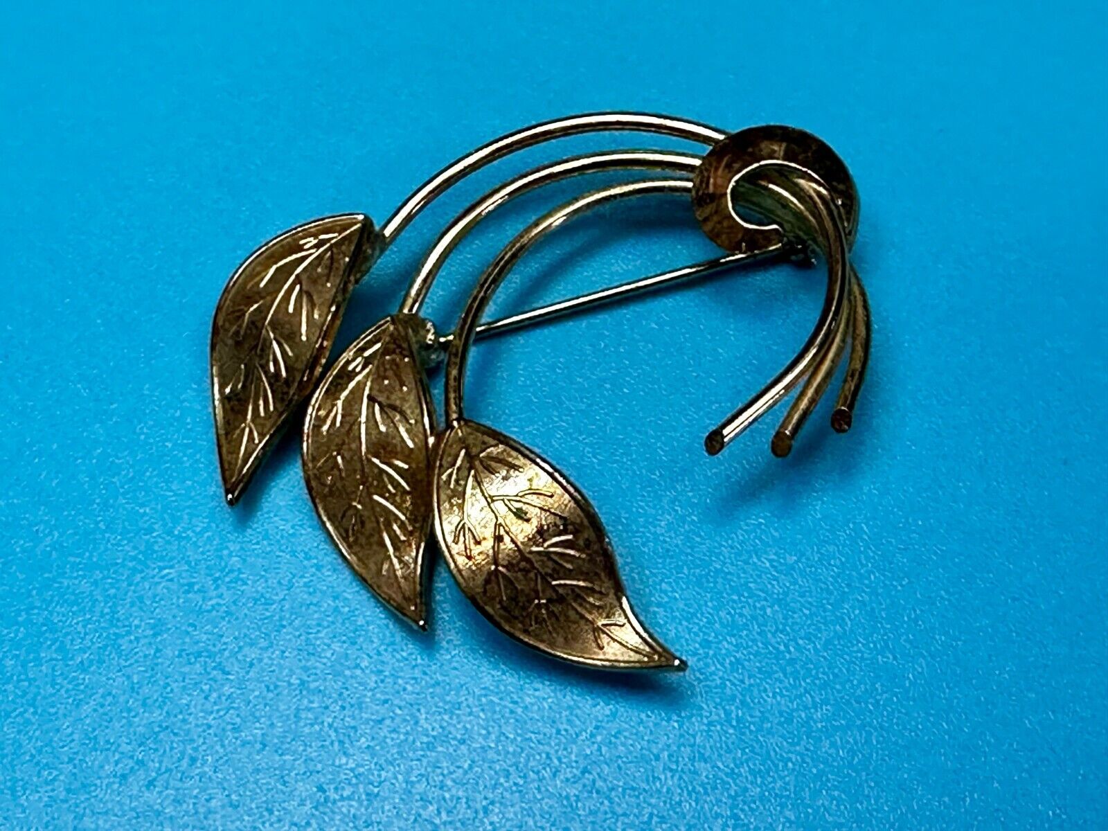 Three Curved Leaf with Tied Stem 2" Gold Tone Brooch Pin Signed by Coro