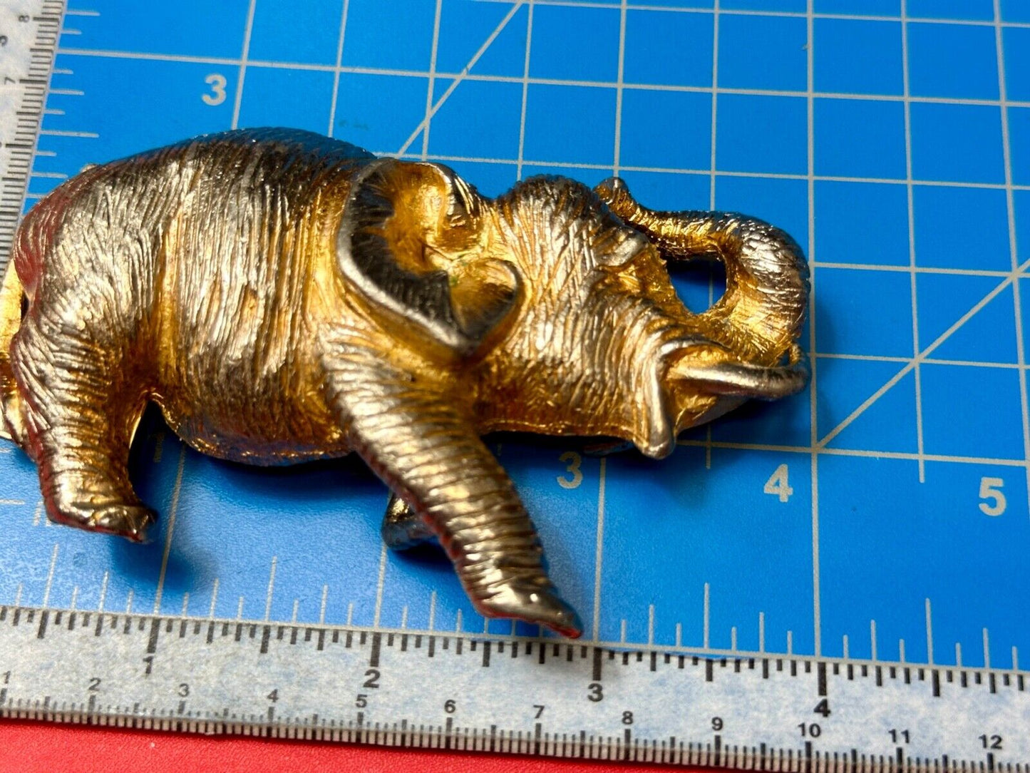 Adorable happy ELEPHANT lucky snout up!  -gold tone Vintage belt buckle