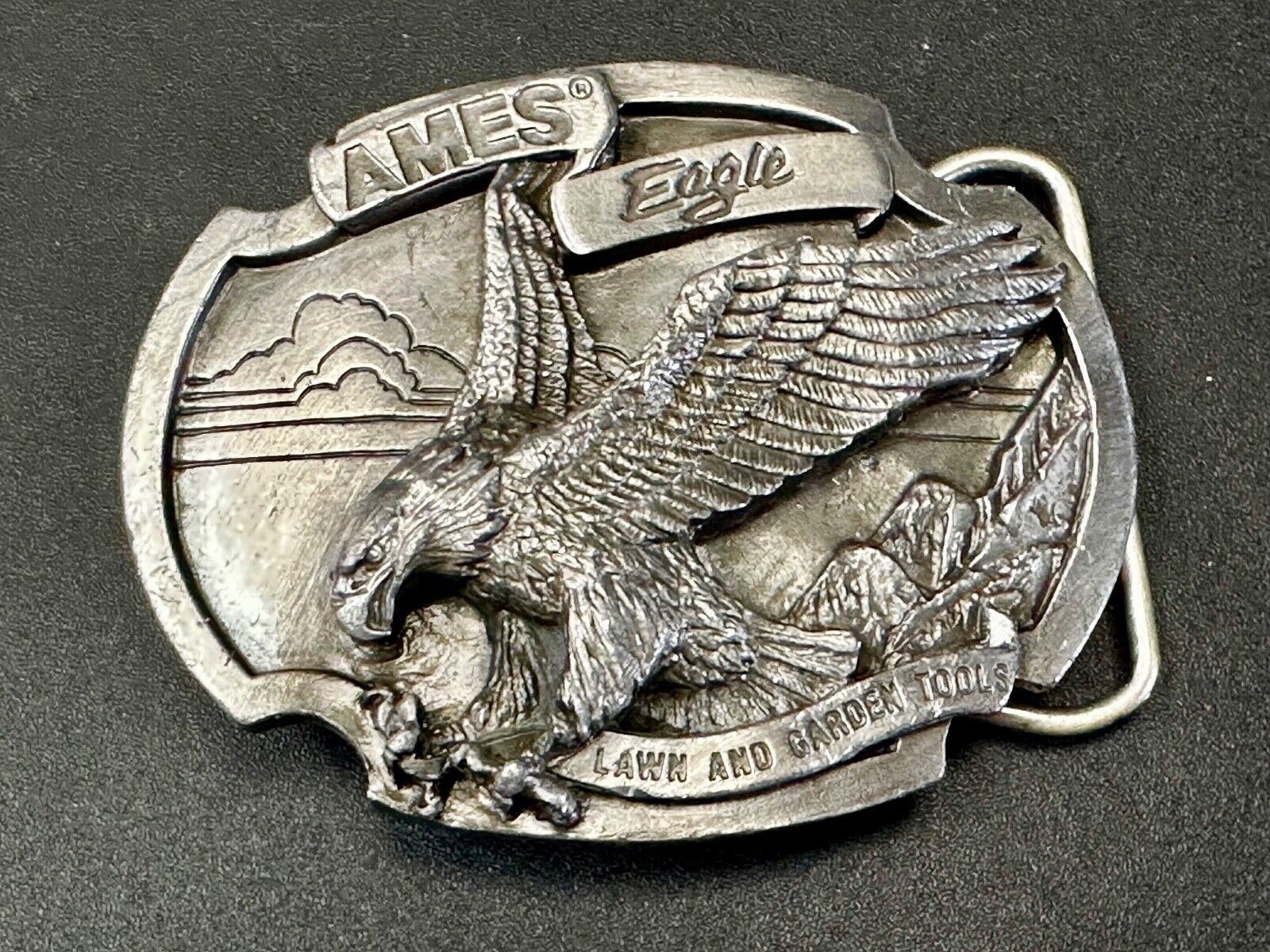 Ames Eagle Lawn and Garden Tools vintage 1987 Siskiyou belt buckle