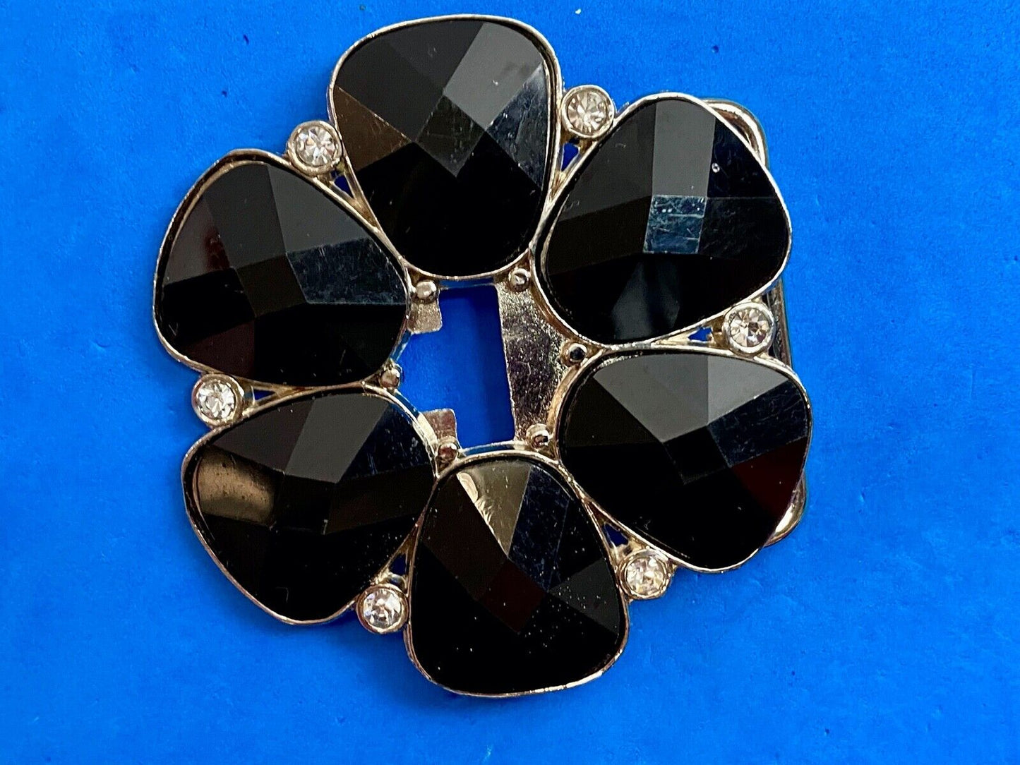 Vintage Cut out Flower shape black faux? stone silver tone belt buckle 