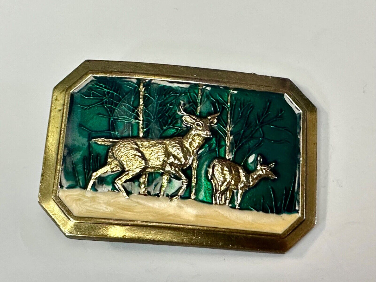 Two deer  / doe nature 1976 Great American belt buckle co - perfect hunters gift
