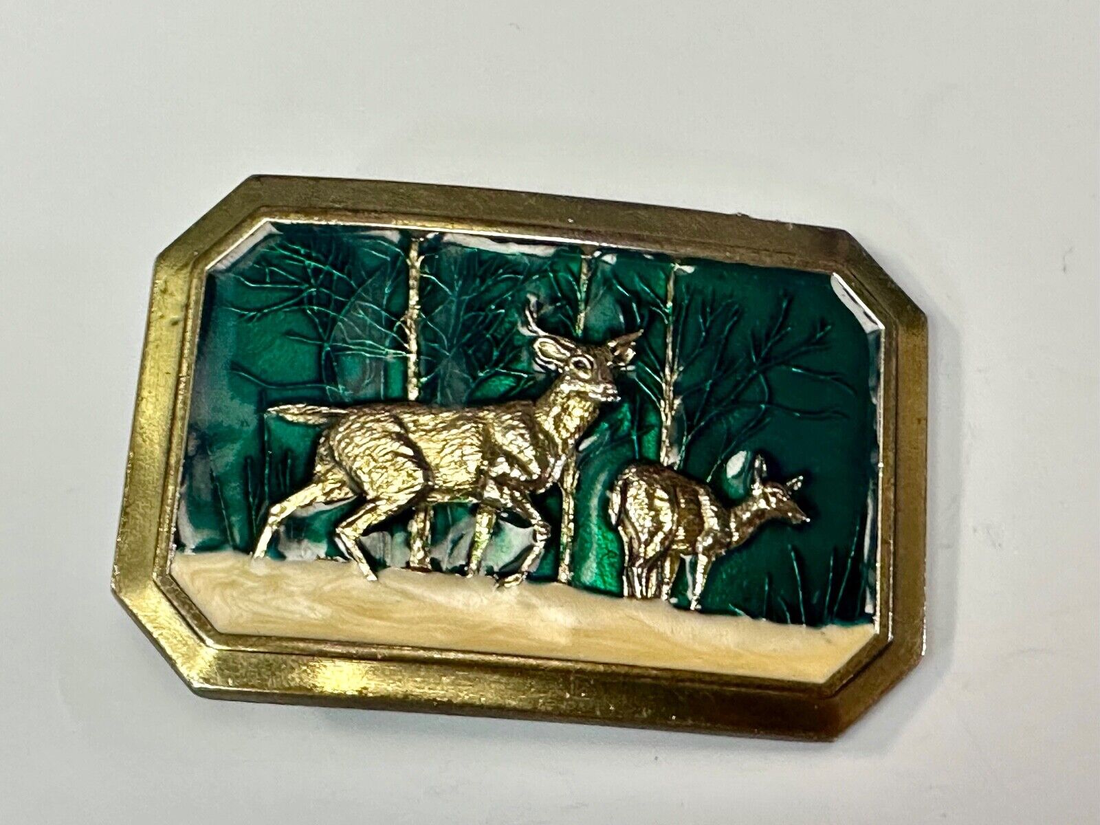 Two deer  / doe nature 1976 Great American belt buckle co - perfect hunters gift
