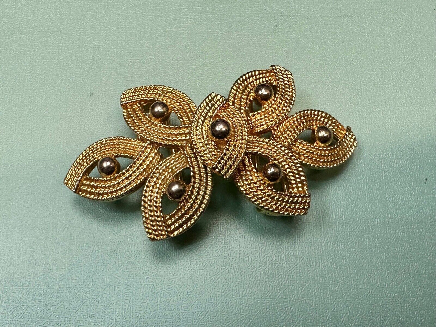 Vintage Abstract Flower pattern Two piece Interlocking gold tone 80s belt buckle