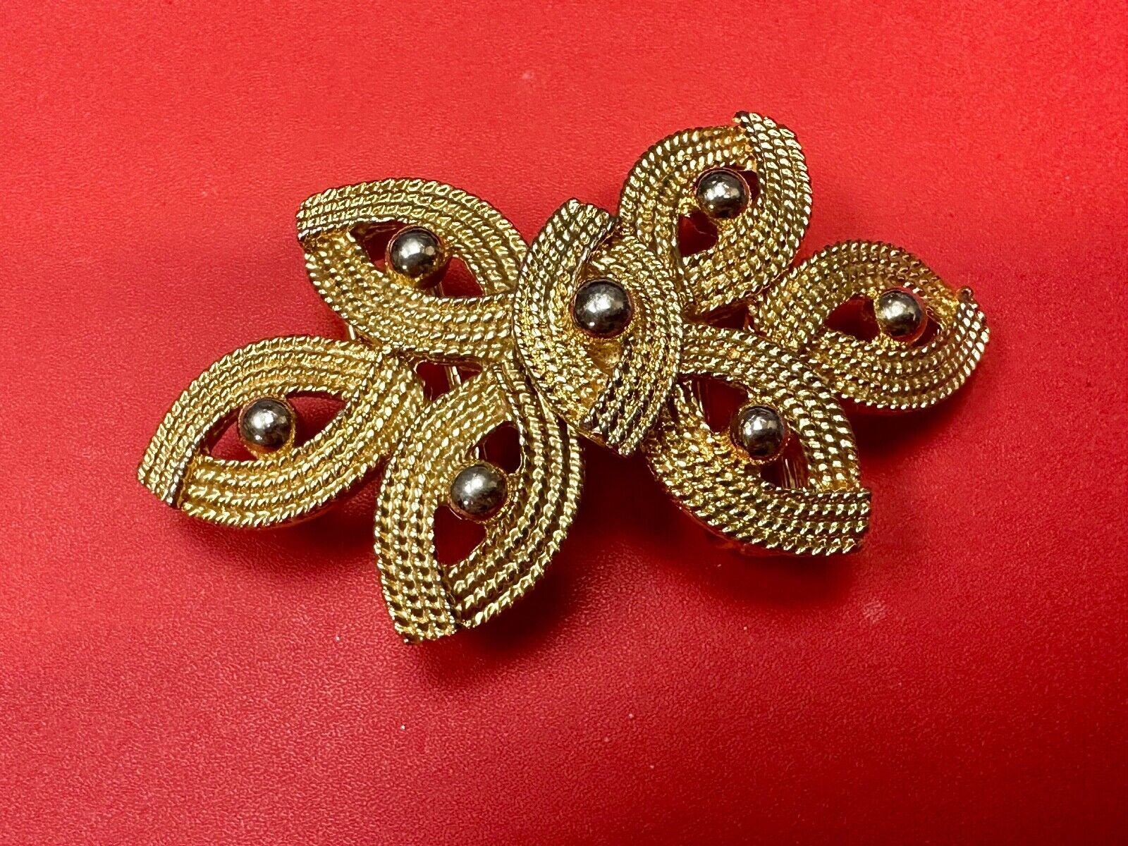 Vintage Abstract Flower pattern Two piece Interlocking gold tone 80s belt buckle