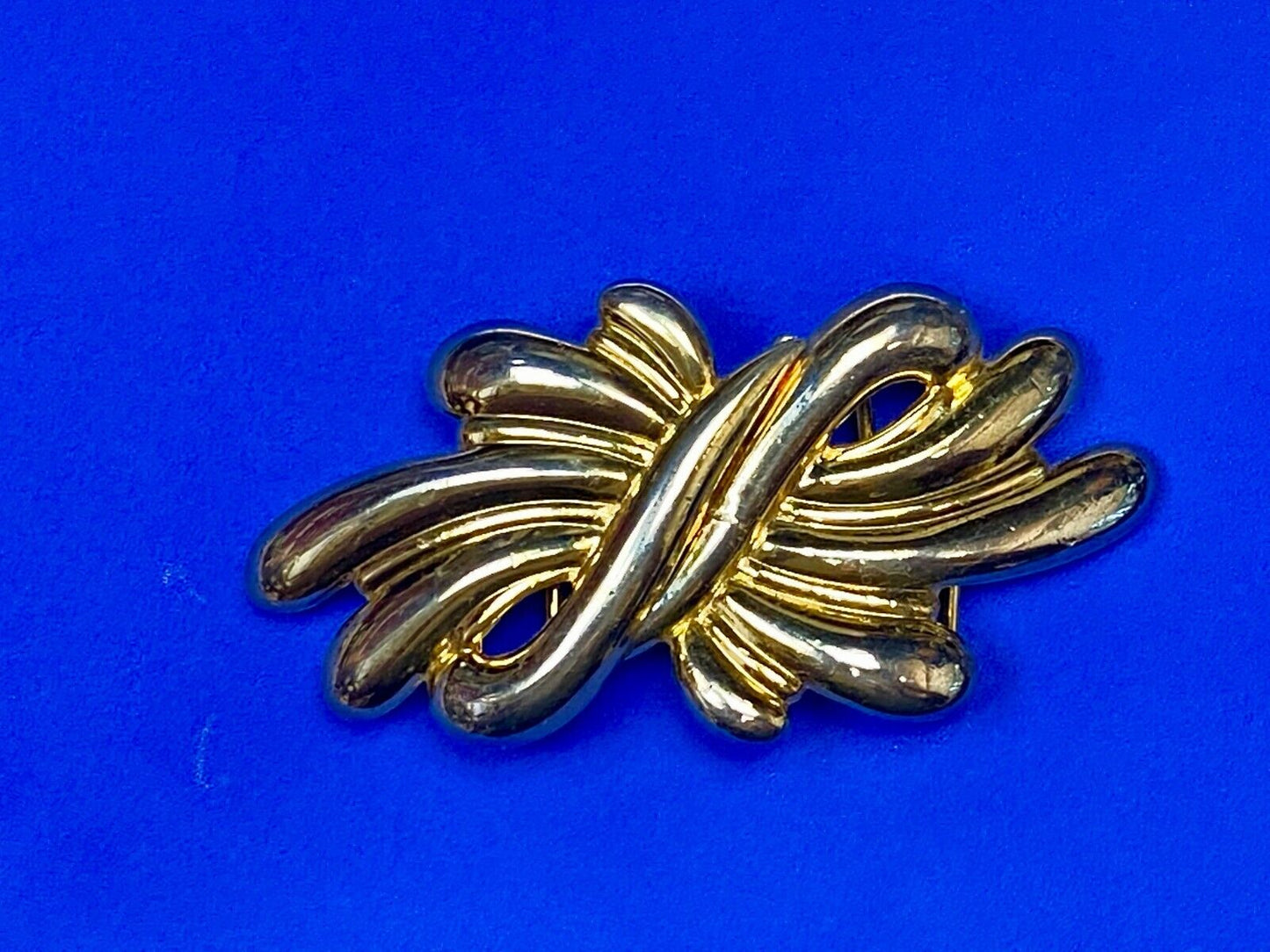 Two Piece Interlocking Gold Tone Wavey Knot Belt Buckle Signed Paquette