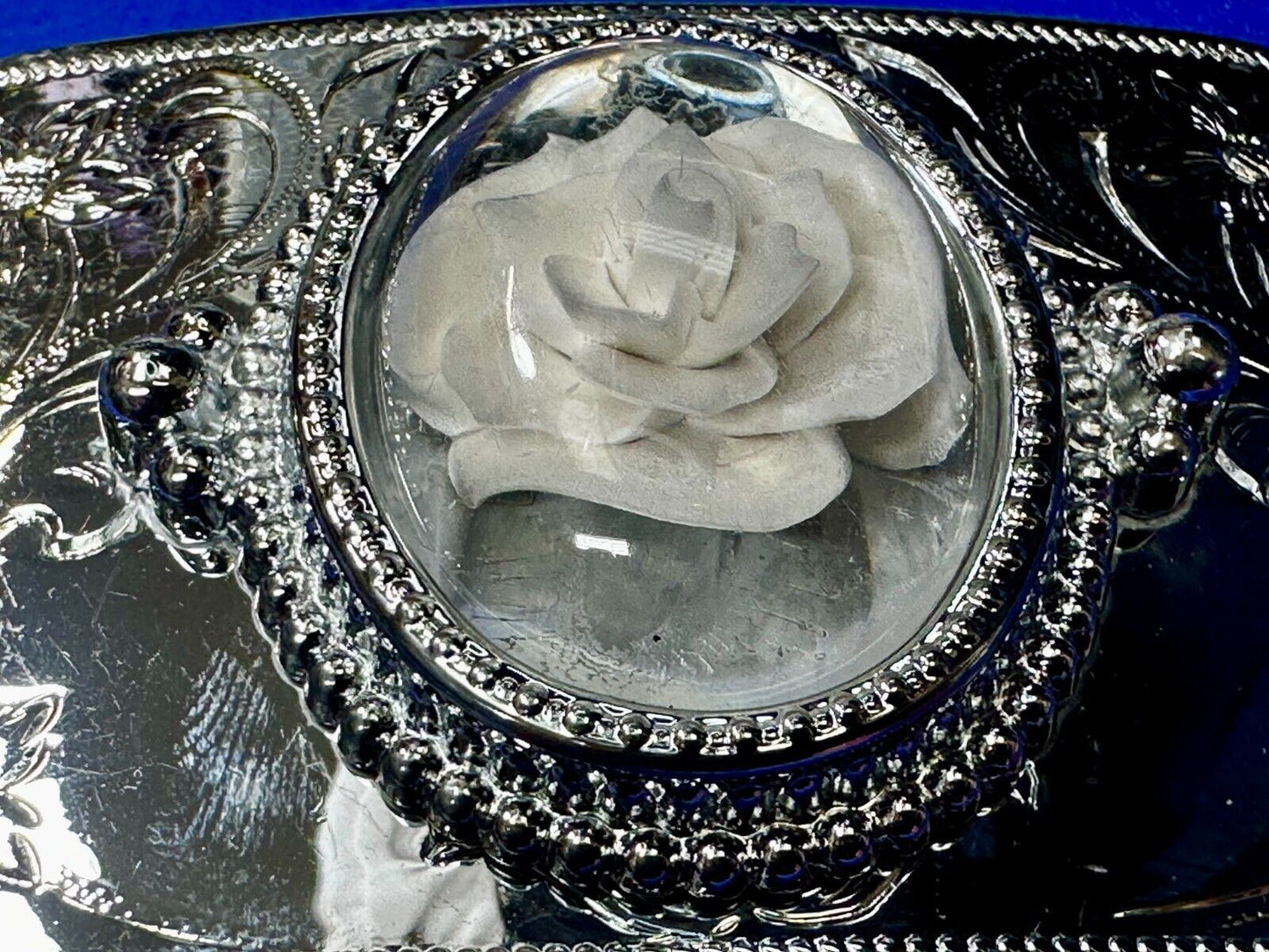 3D Flower Inside of Centerpiece Vintage Silver Tone Western Style Belt Buckle