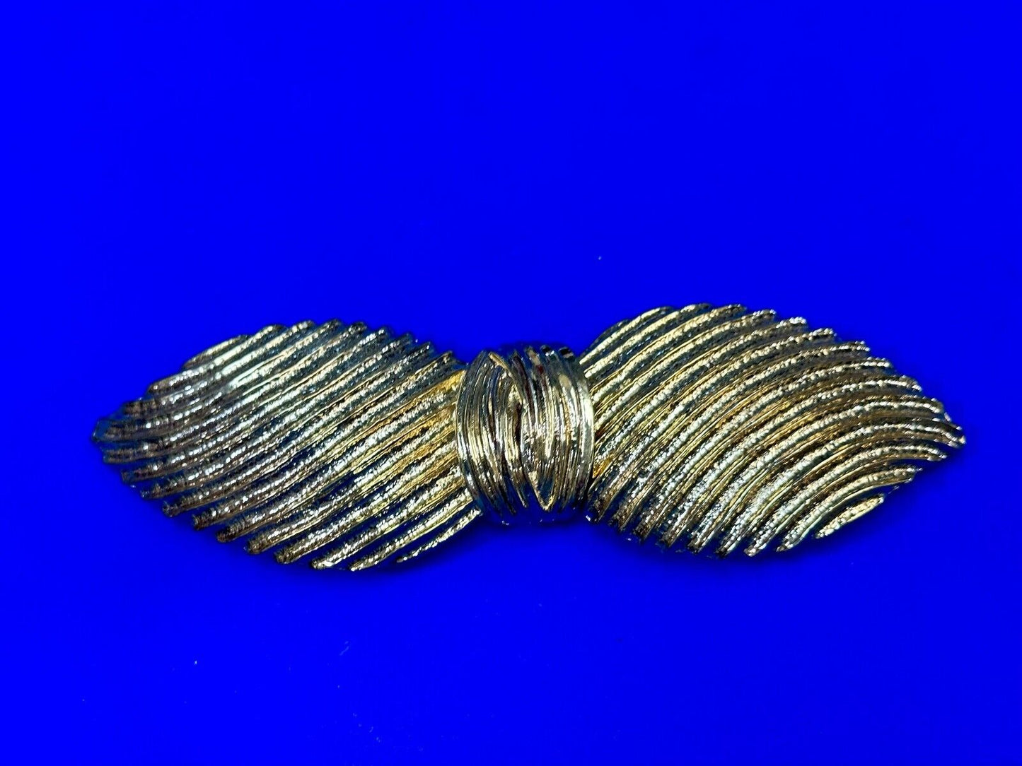 two piece large leaf interlocking gold tone vintage 80's Mimi Di N belt buckle