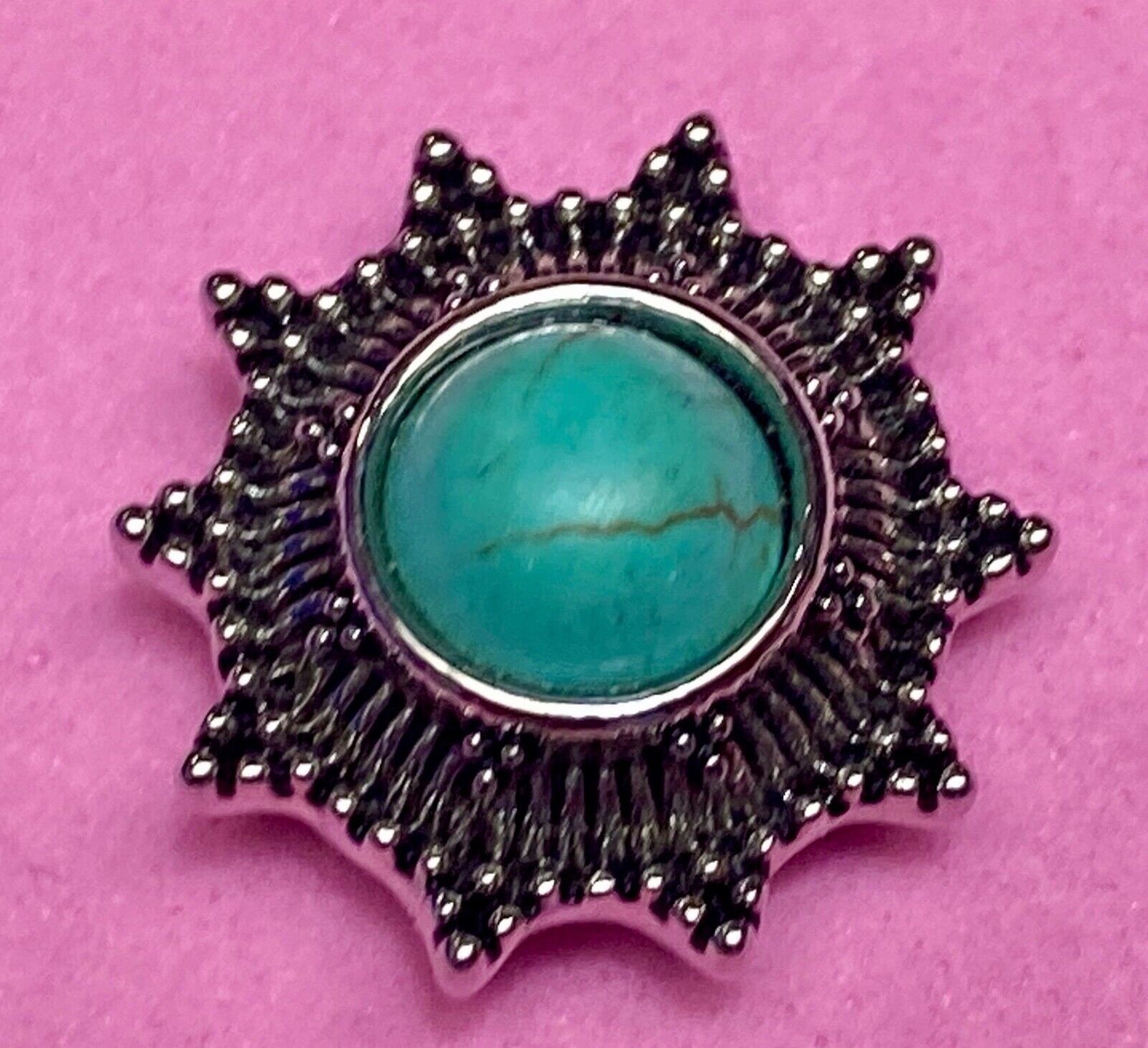 Turquoise colored centerpiece sunburst 18mm Ginger Snap Magnolia And Vine