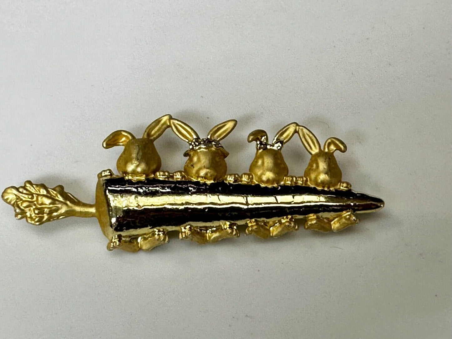 Adorable Bunny Rabbit Family Eating Carrot Gold Tone Pin Brooch Signed by AJC