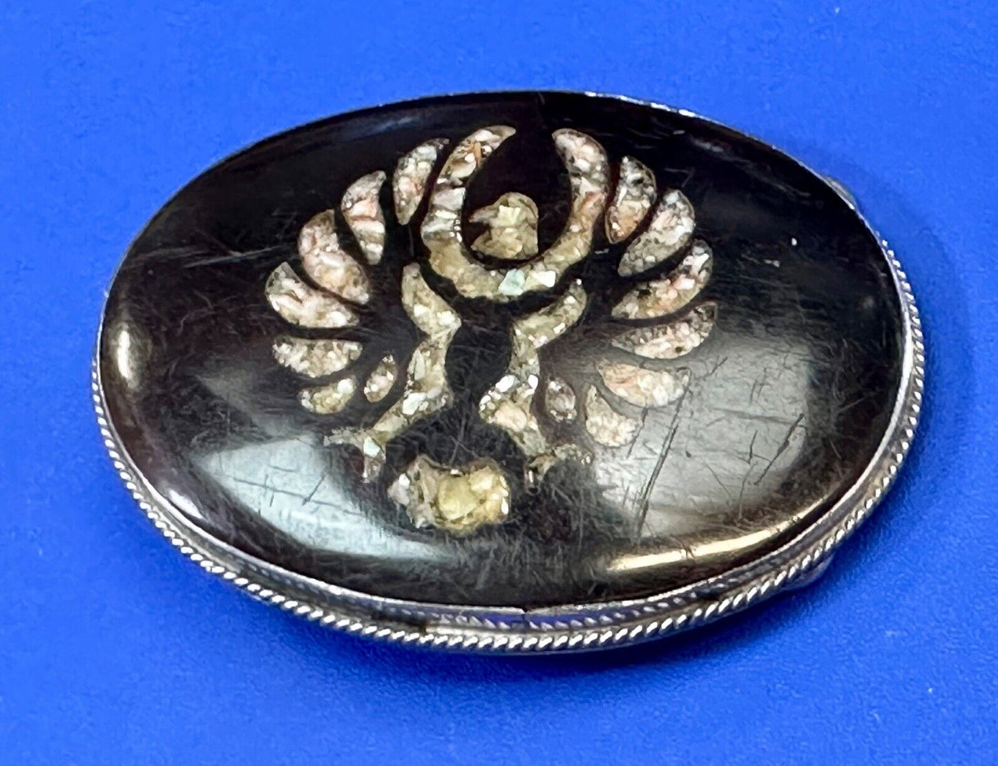 Beautiful Thunderbird Abalone Shell inlaid Vintage oval silver tone belt buckle
