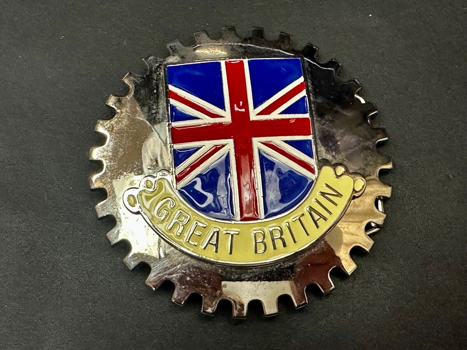Uk Flag Vintage Gear shaped Silver Tone Belt Buckle by Artifakt