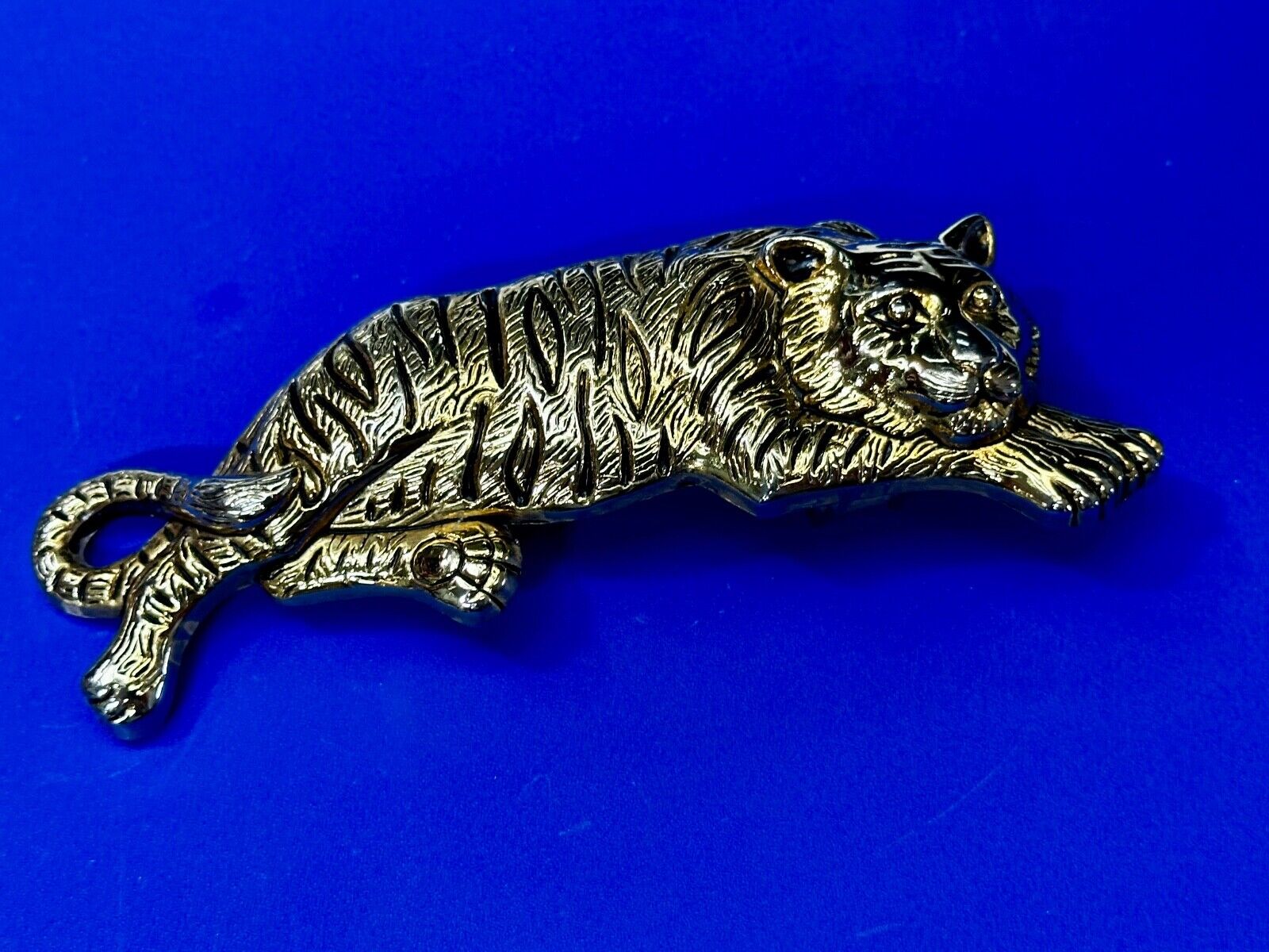 Tiger Mountain Lion HUGE 6" Wide Large Gold Tone Vintage Belt Buckle