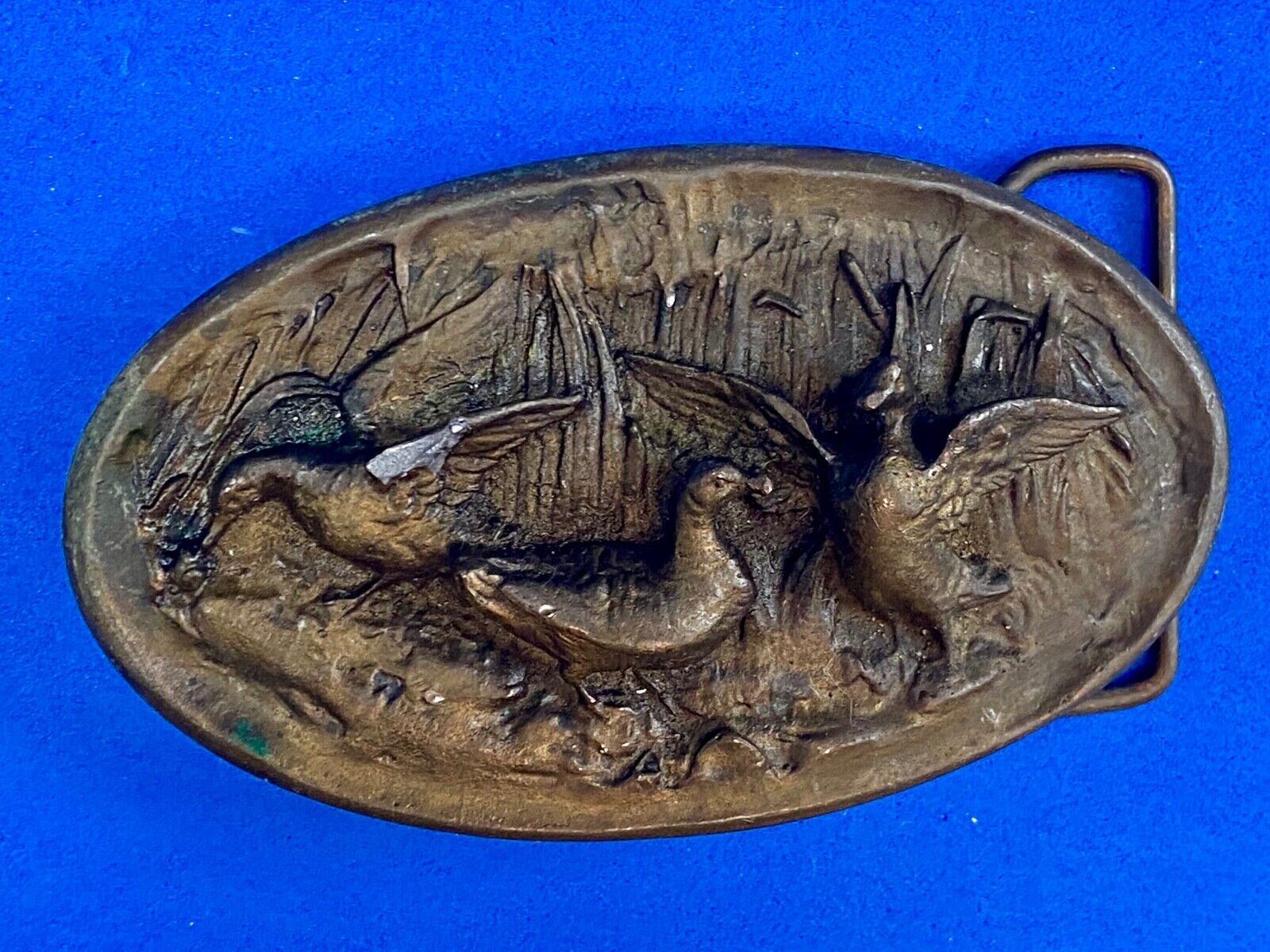 Vintage 1975 duck's geese flying over pond belt buckle by Adezy