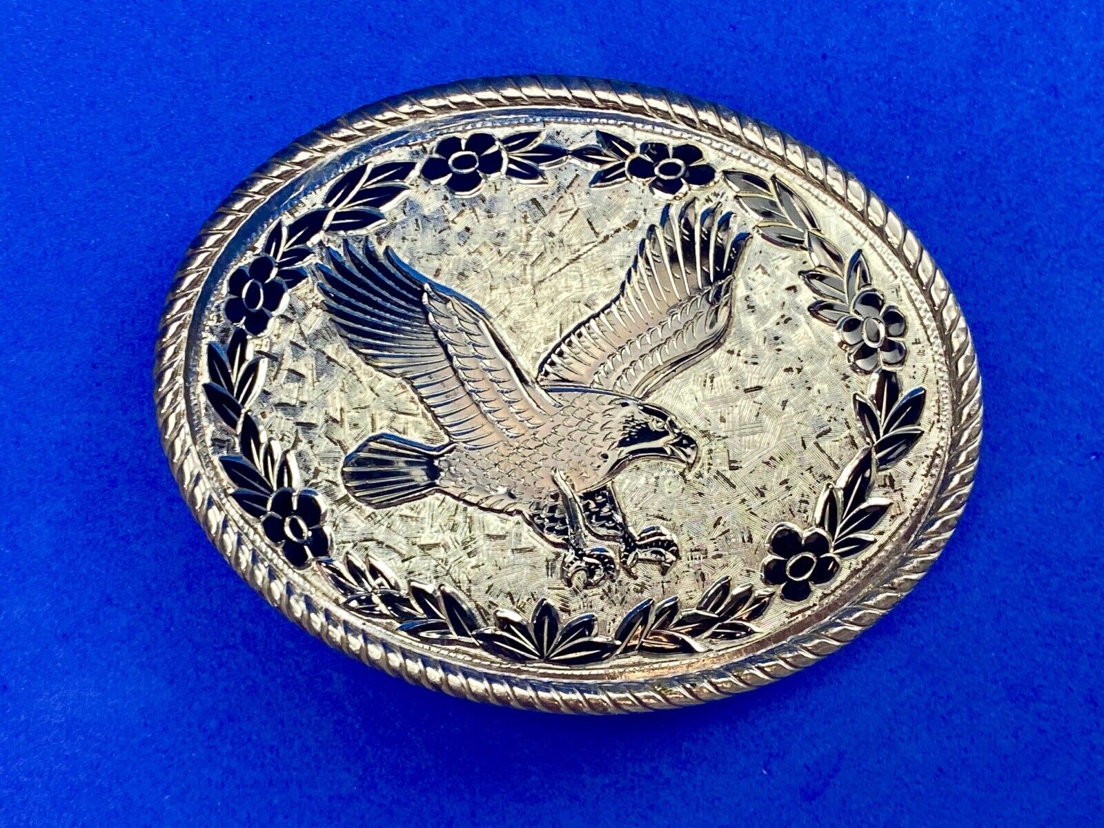 Vintage Etched USA made western flying wings wide eagle belt buckle 