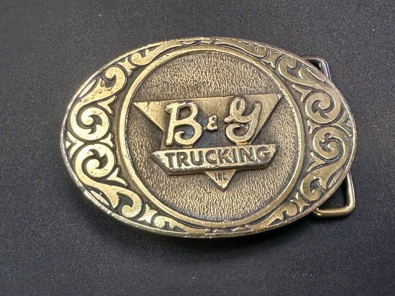 Vintage B & Y Trucking Western Promotional Advertising belt buckle