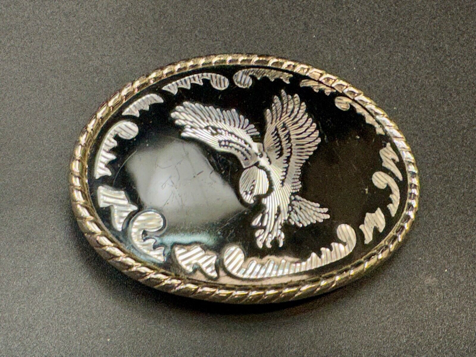 unique flying hunting diving EAGLE western Silver & black color belt buckle - W
