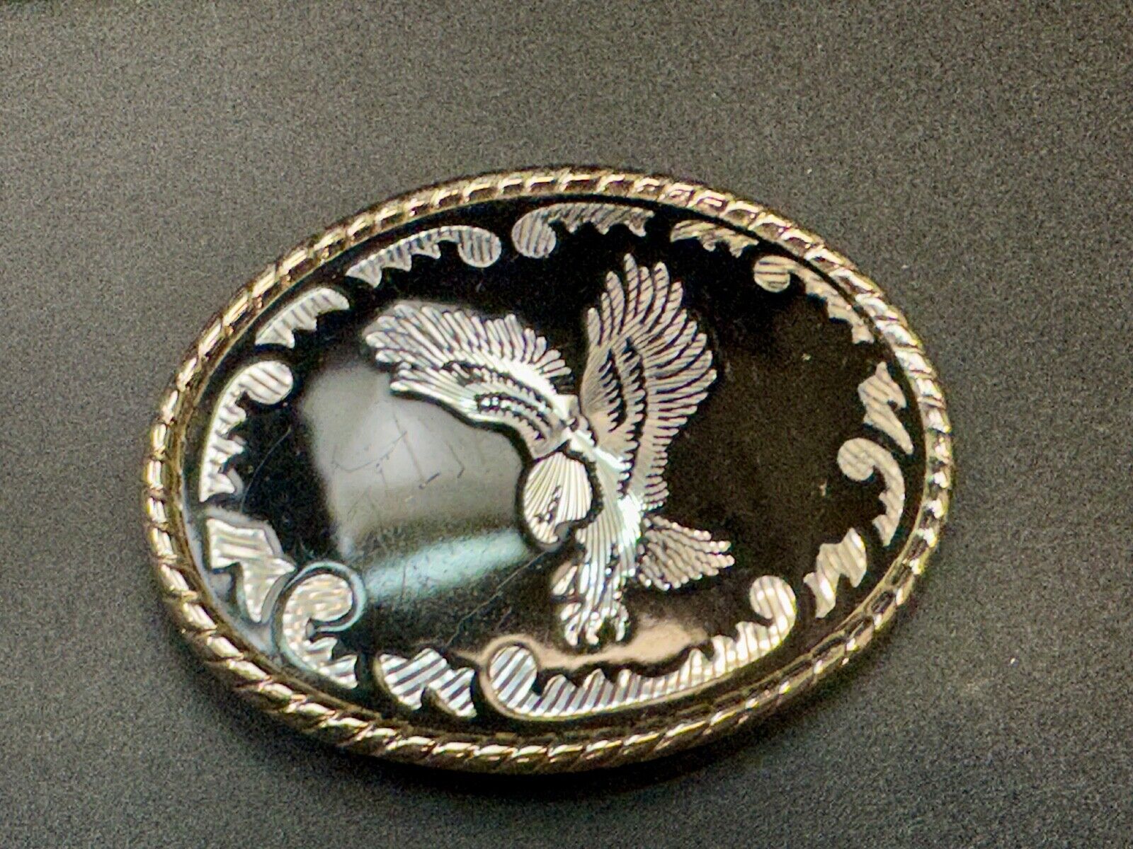 unique flying hunting diving EAGLE western Silver & black color belt buckle - W