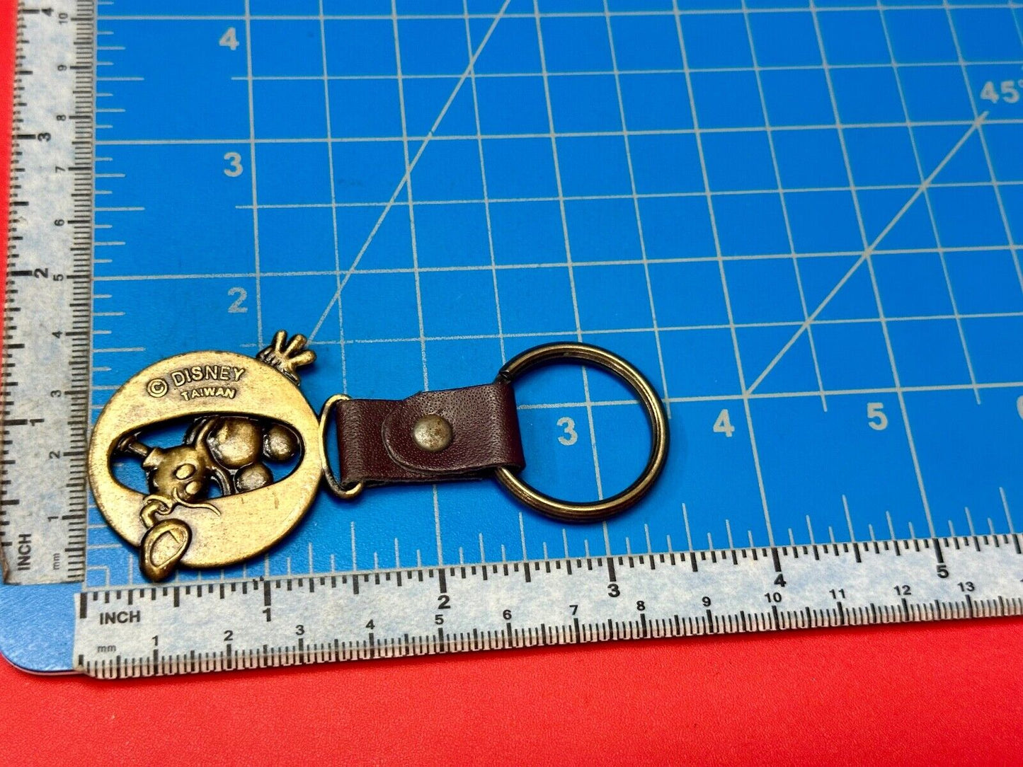 VINTAGE LETTER INITIAL O  MICKEY MOUSE DISNEY KEYCHAIN BRASS and LEATHER FOB