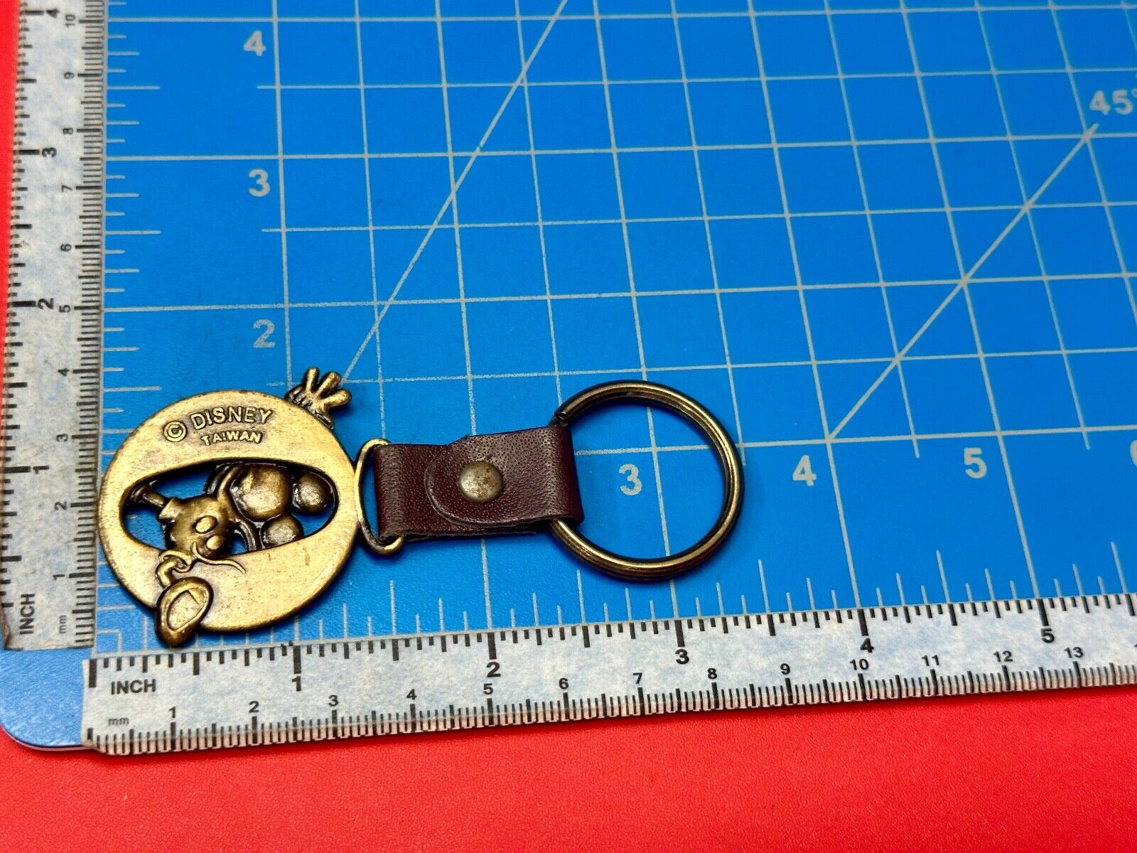 VINTAGE LETTER INITIAL O  MICKEY MOUSE DISNEY KEYCHAIN BRASS and LEATHER FOB