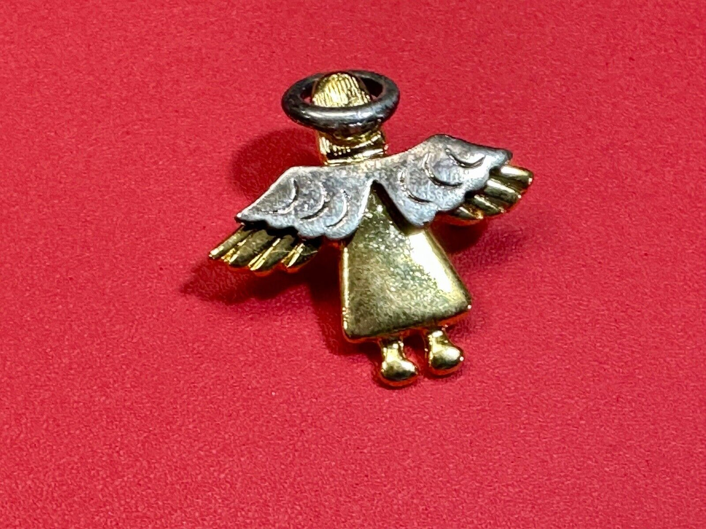 Angel Flying Away!   Vintage two tone Adorable small Vintage pin brooch