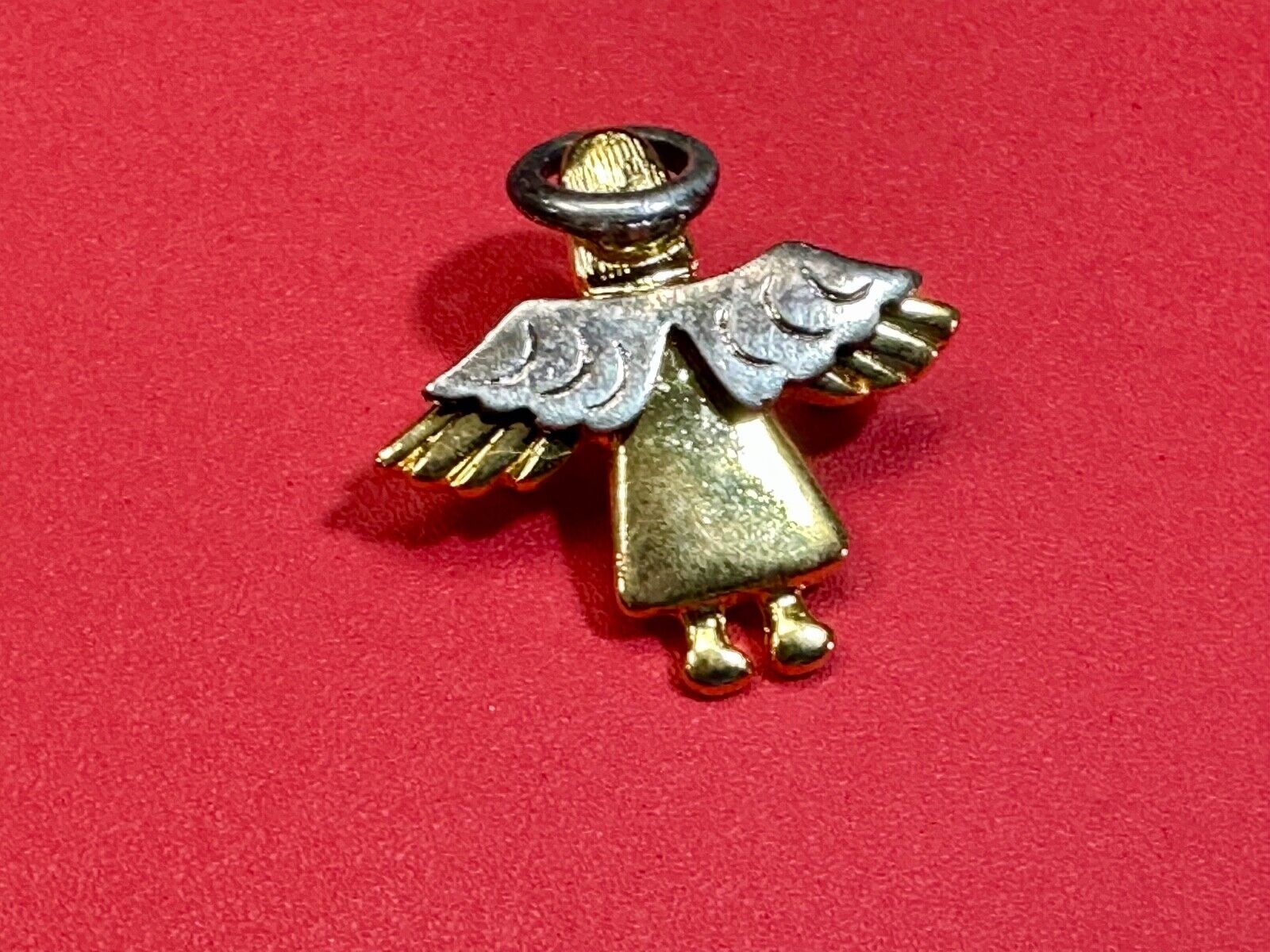 Angel Flying Away!   Vintage two tone Adorable small Vintage pin brooch