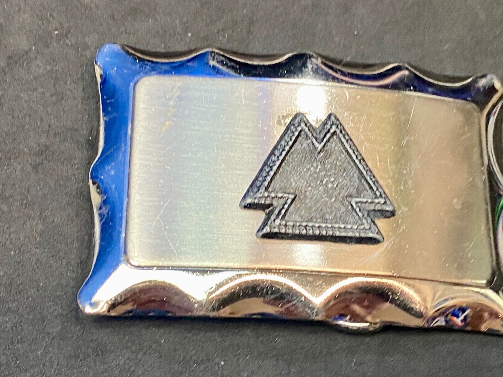 Two arrow symbol vintage western belt buckle 