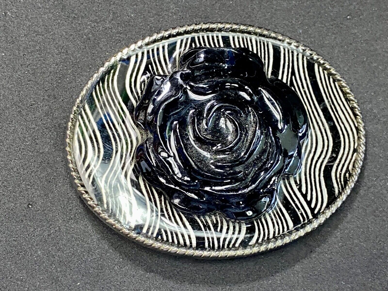 Trippy Black And White Flower Theme Wavy Lines Oval Belt Buckle 