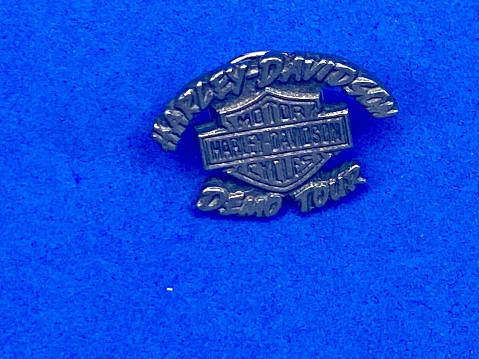 Vintage Harley Davidson Demo Tour  Motorcycles Jacket Hat Shirt Rocker Pin 