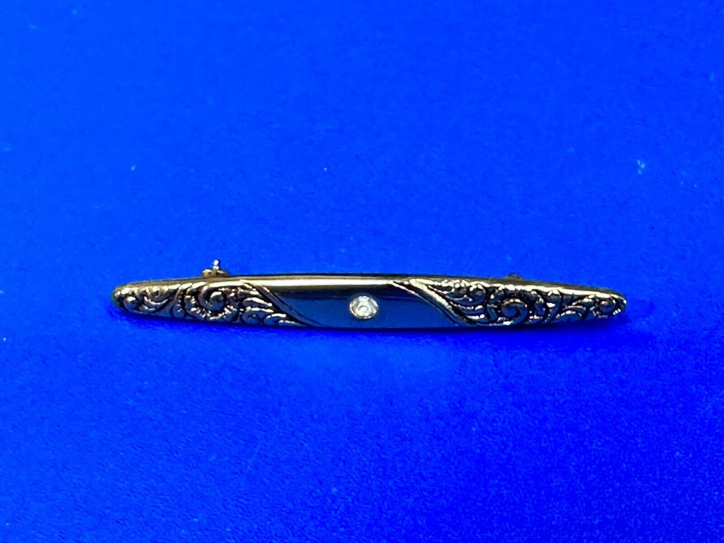 vintage Avon signed gold tone brooch pin