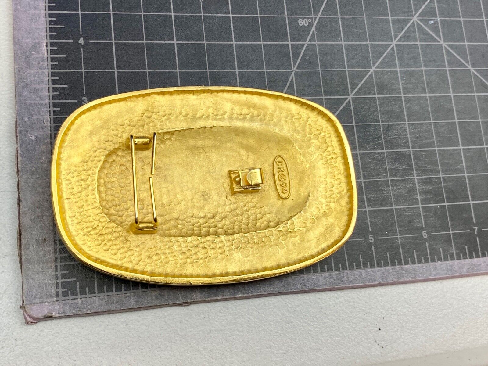 almost 5" wide, Doreen Ryan THE LION  - DR94 Vintage belt buckle 