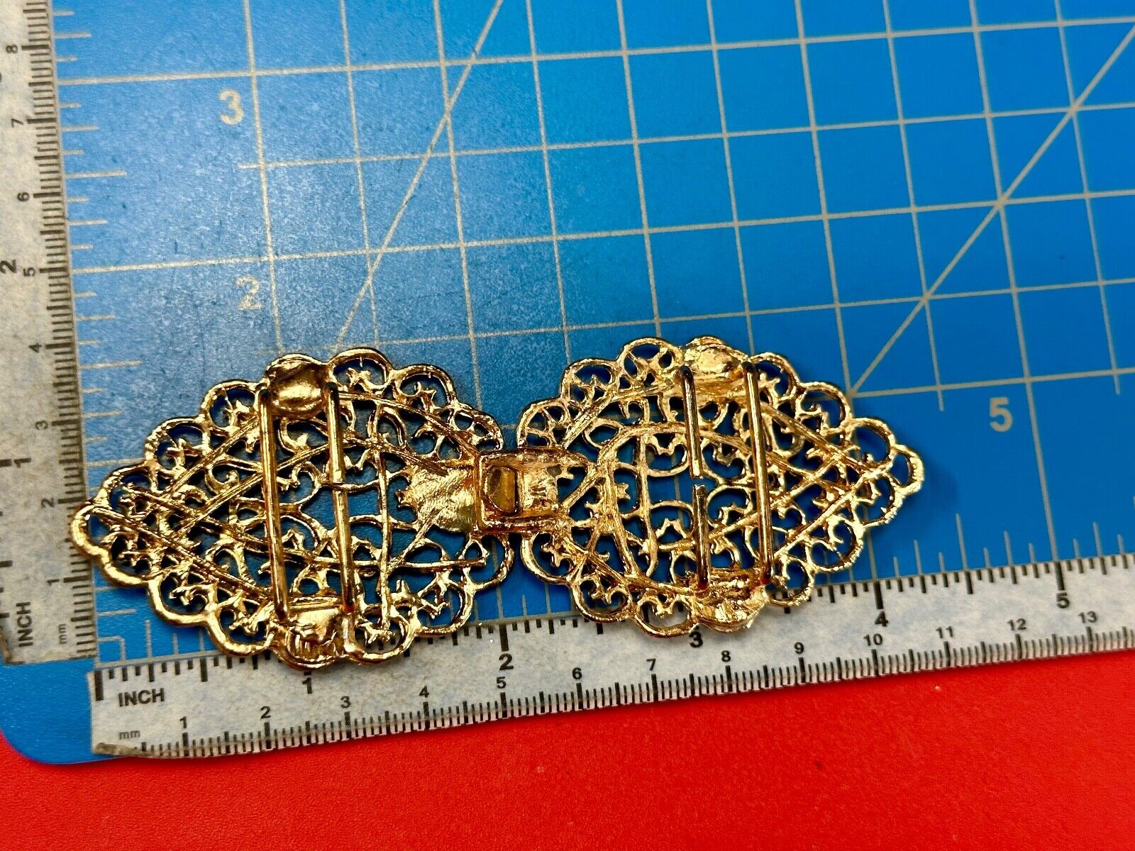 2 Pc interlocking Ribbon Filigree Open Cut-Out Gold Tone Small Belt Buckle