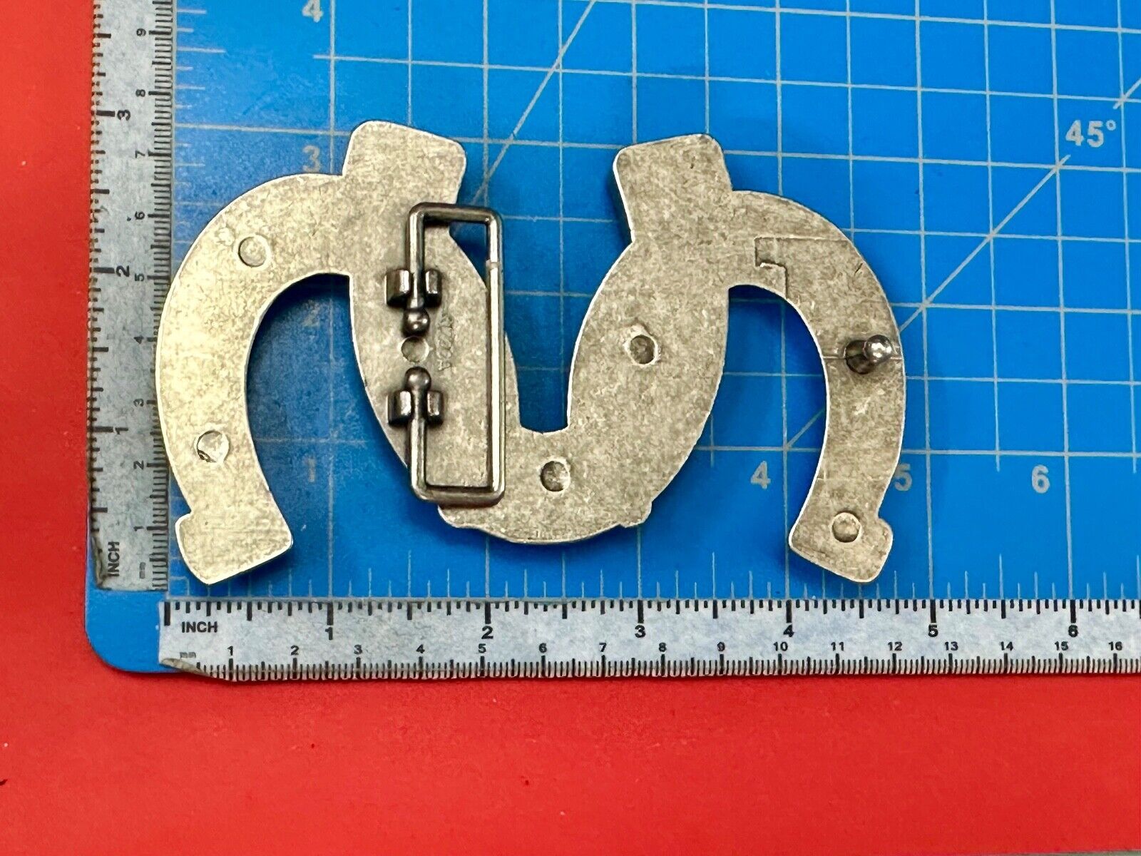 Triple trio horseshoes lucky Novelty belt buckle RUB FOR LUCK horse shoe
