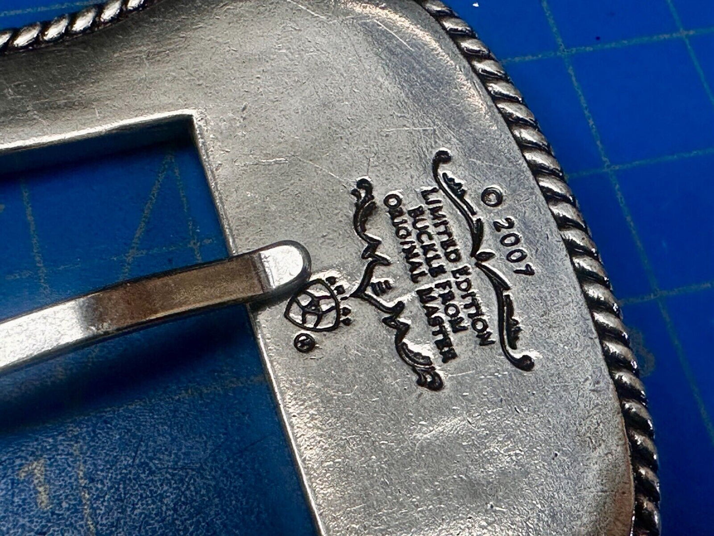 Ariat 2007 Ranger Style Detailed Flower Swirl Rope Outlined Belt Buckle