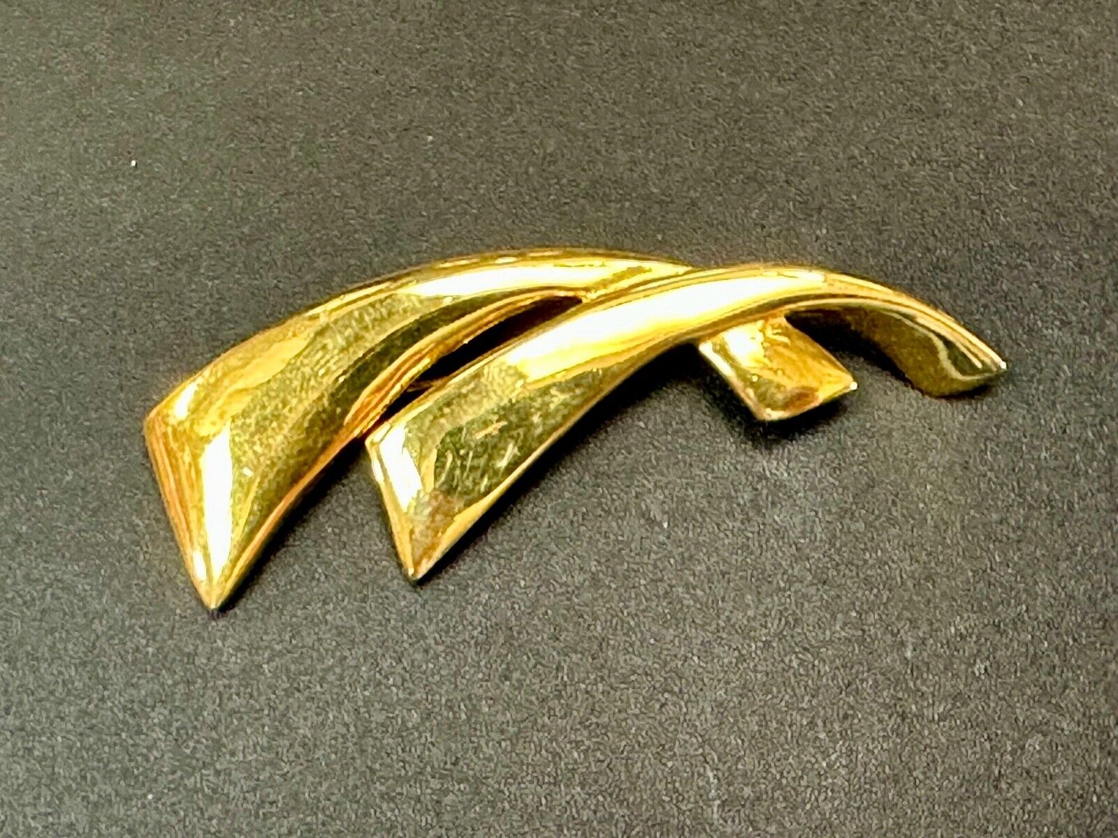 Two curved bars - vintage Napier signed gold tone brooch pin