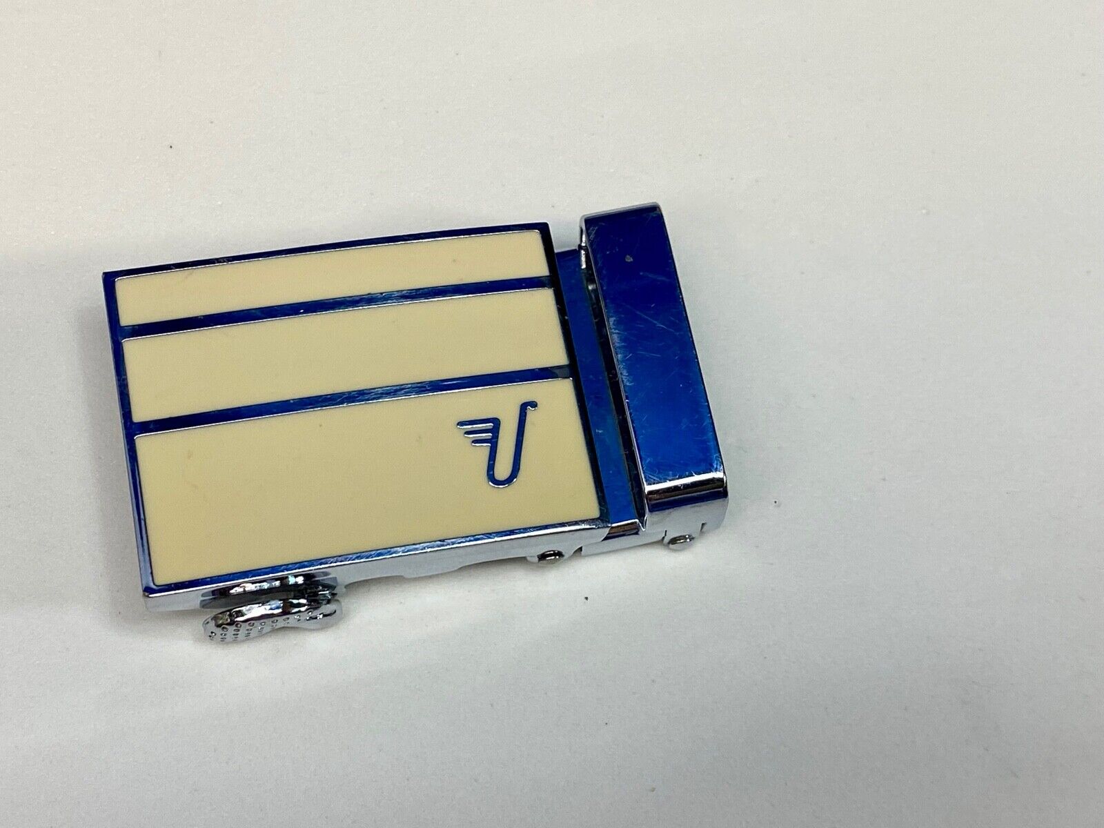 Unknown to me, Cream & silver color lines automatic slide belt buckle   U?  V?  