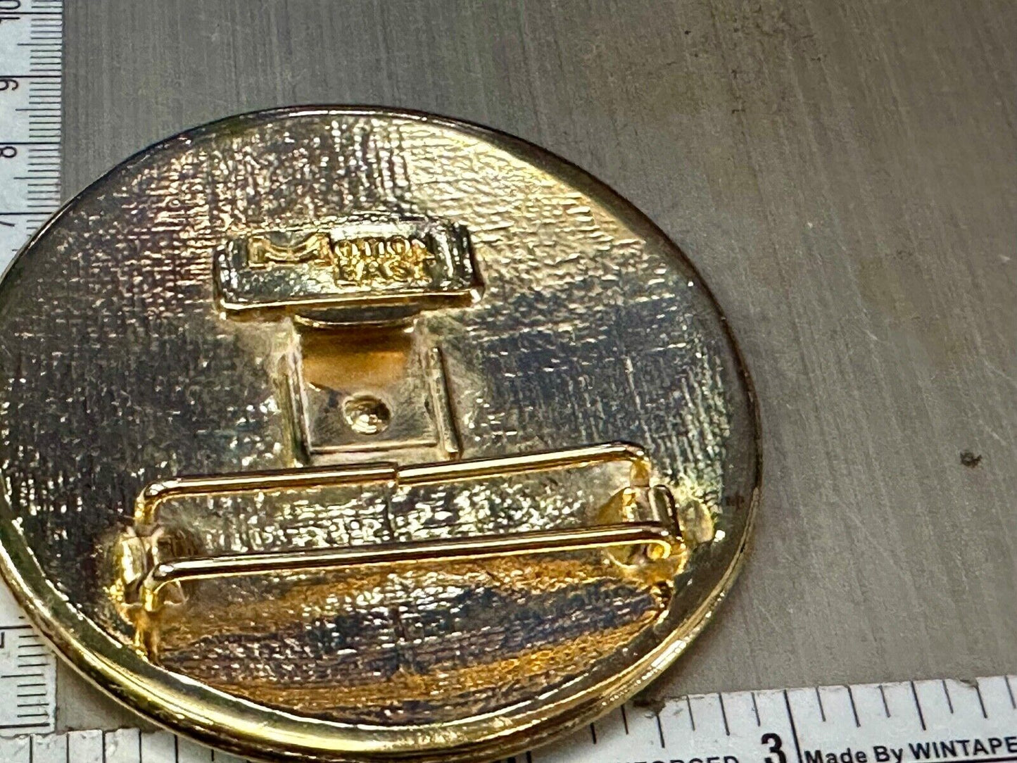 Vintage Gold tone Round Motion East belt buckle / Scarf Slide