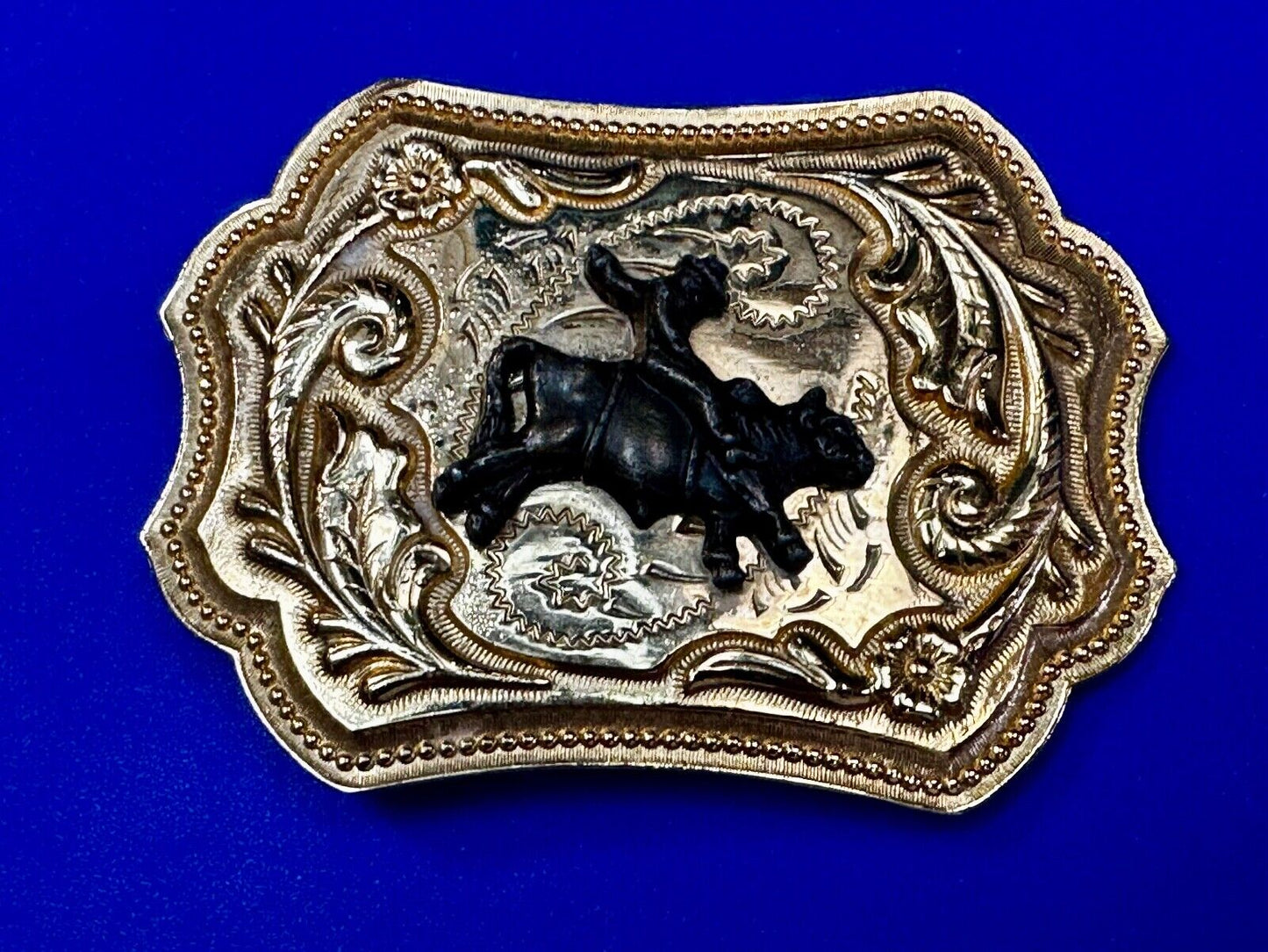 Vintage Cowboy Saddle Bronc western two tone flower swirl belt buckle